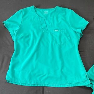 XL Jaanuu Hunter Green Scrub Top